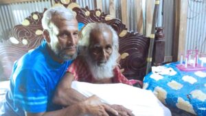 ট্রলার ডুবিতে নিখোঁজ, ৫৪ বছর পর ফিরলেন বাড়ি